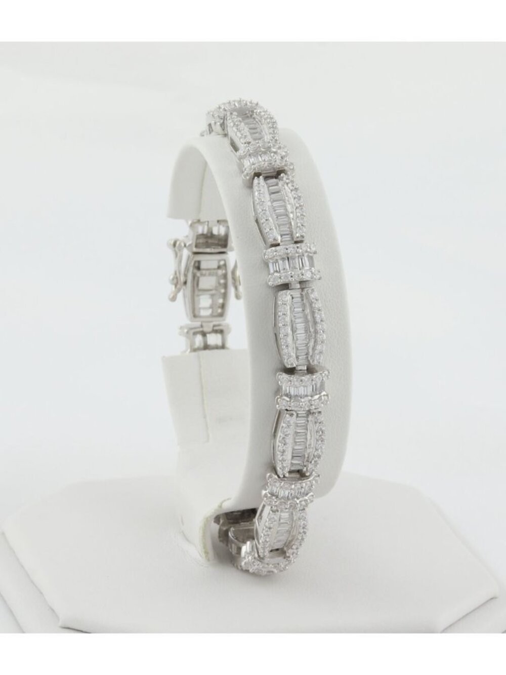 Sterling Silver Gorgeous Sparkly 4 carat Cubic Zirconia Tennis Bracelet 8" inch - Picture 4 of 8